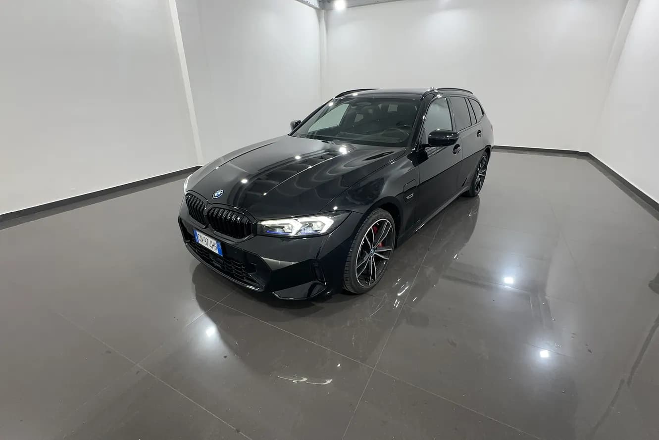 BMW_Serie_3_Touring_320e_M_Sport_auto_GN974HH_md0eacmvbzhywhazvj0w_80821_1734692235668-801952145