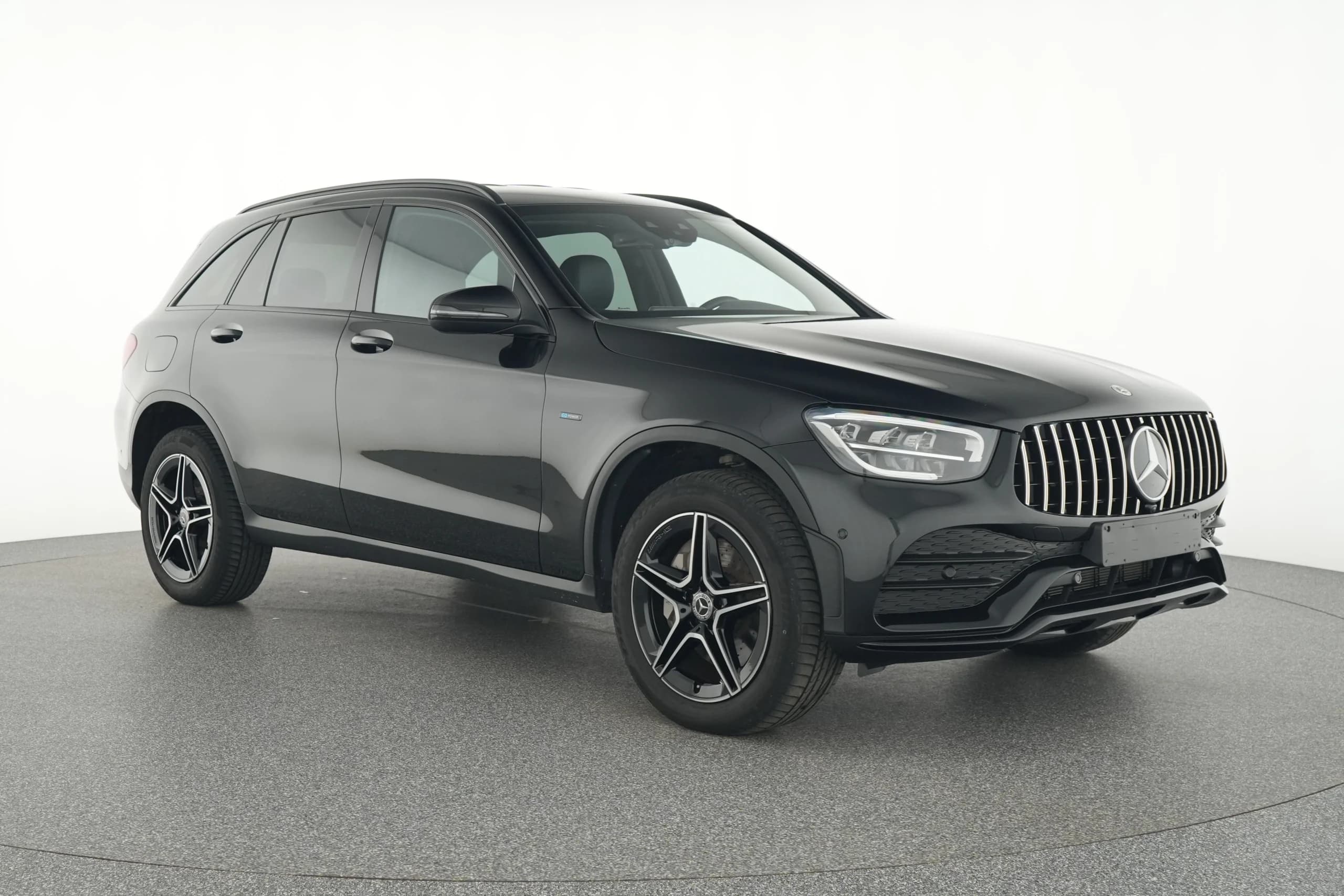 marca_Classe_GLC_300_de_AMG_Line_4Matic_auto_rllfk8eryyx5o19vxjdh_1738161588007